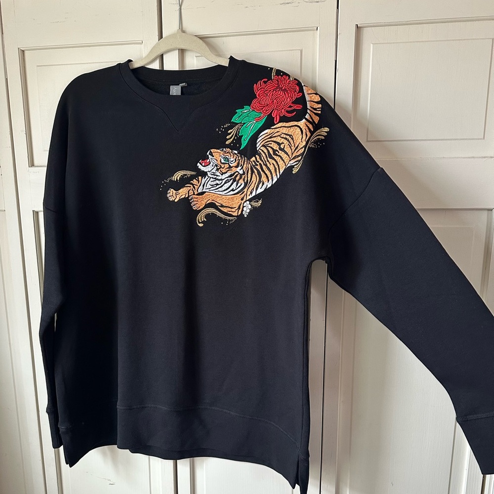 Sweaty Betty Black Crewneck Embroidered Tiger Sweatshirt